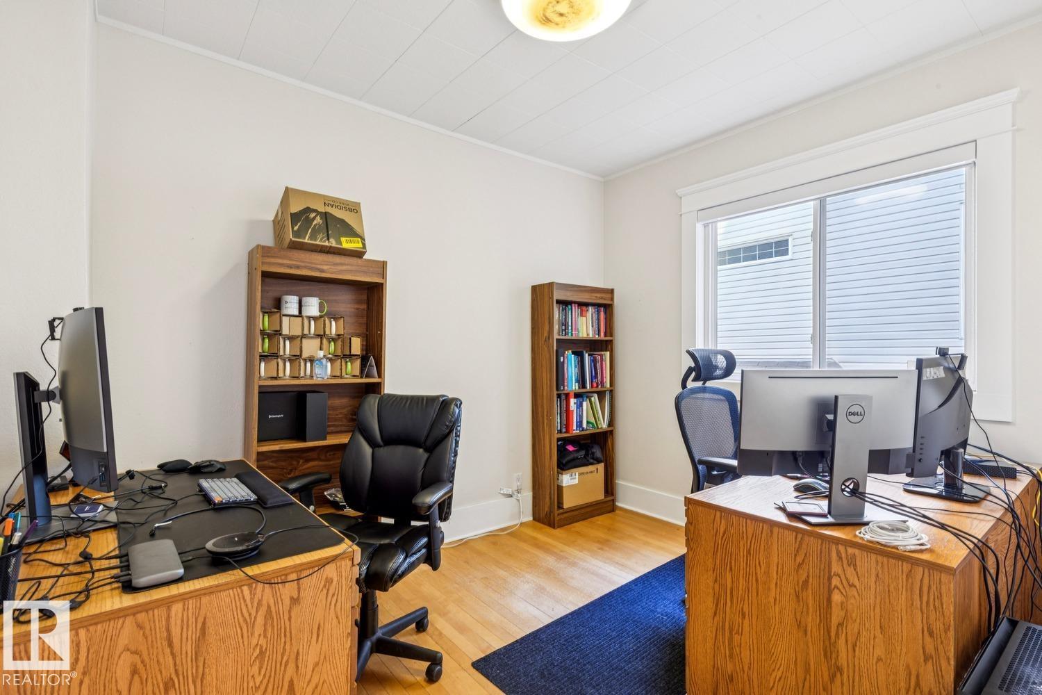 11223 99 AV NW - 11