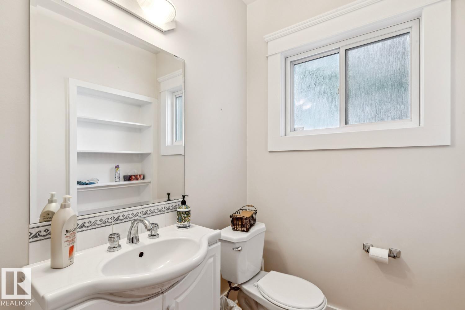 11223 99 AV NW - 13