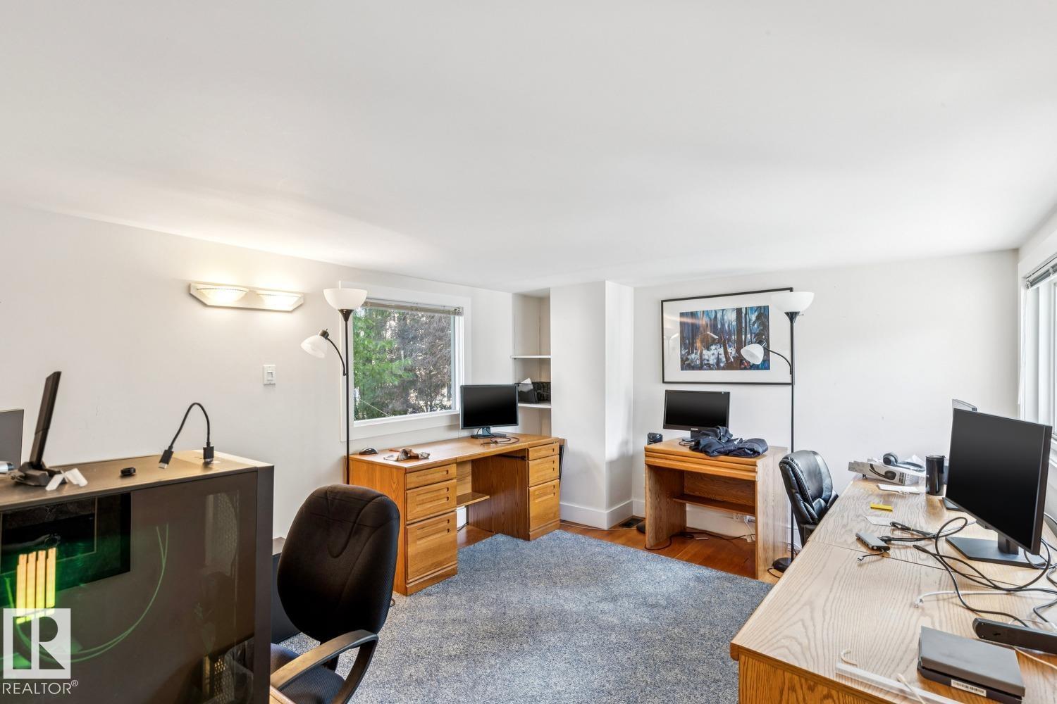 11223 99 AV NW - 20