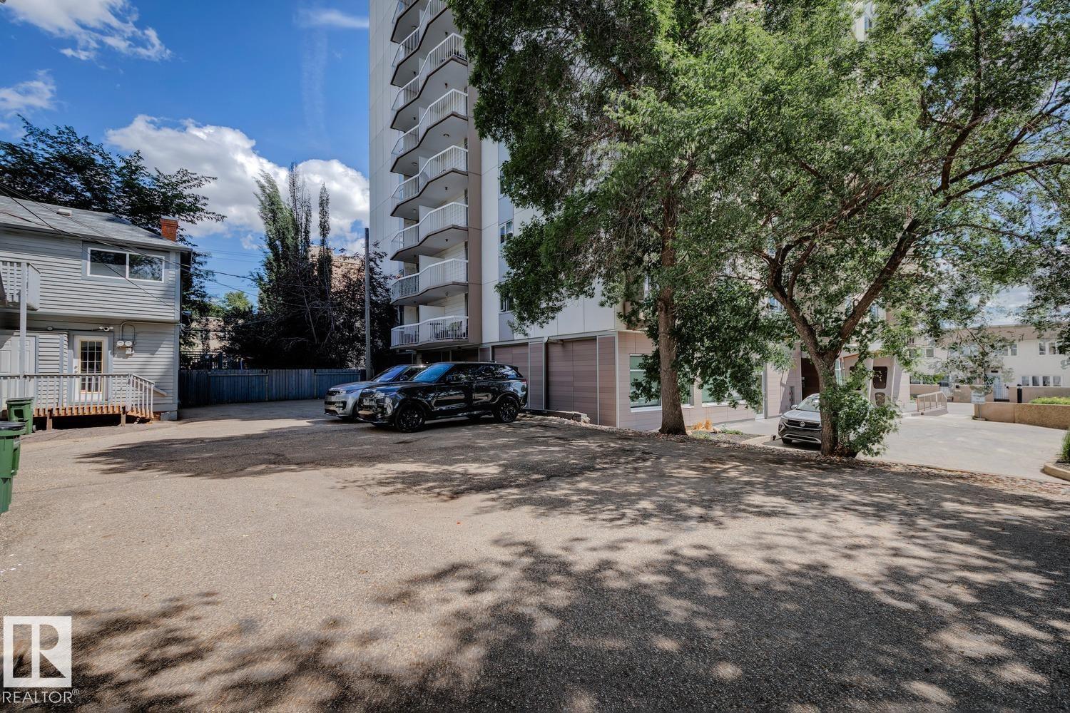 11223 99 AV NW - 22