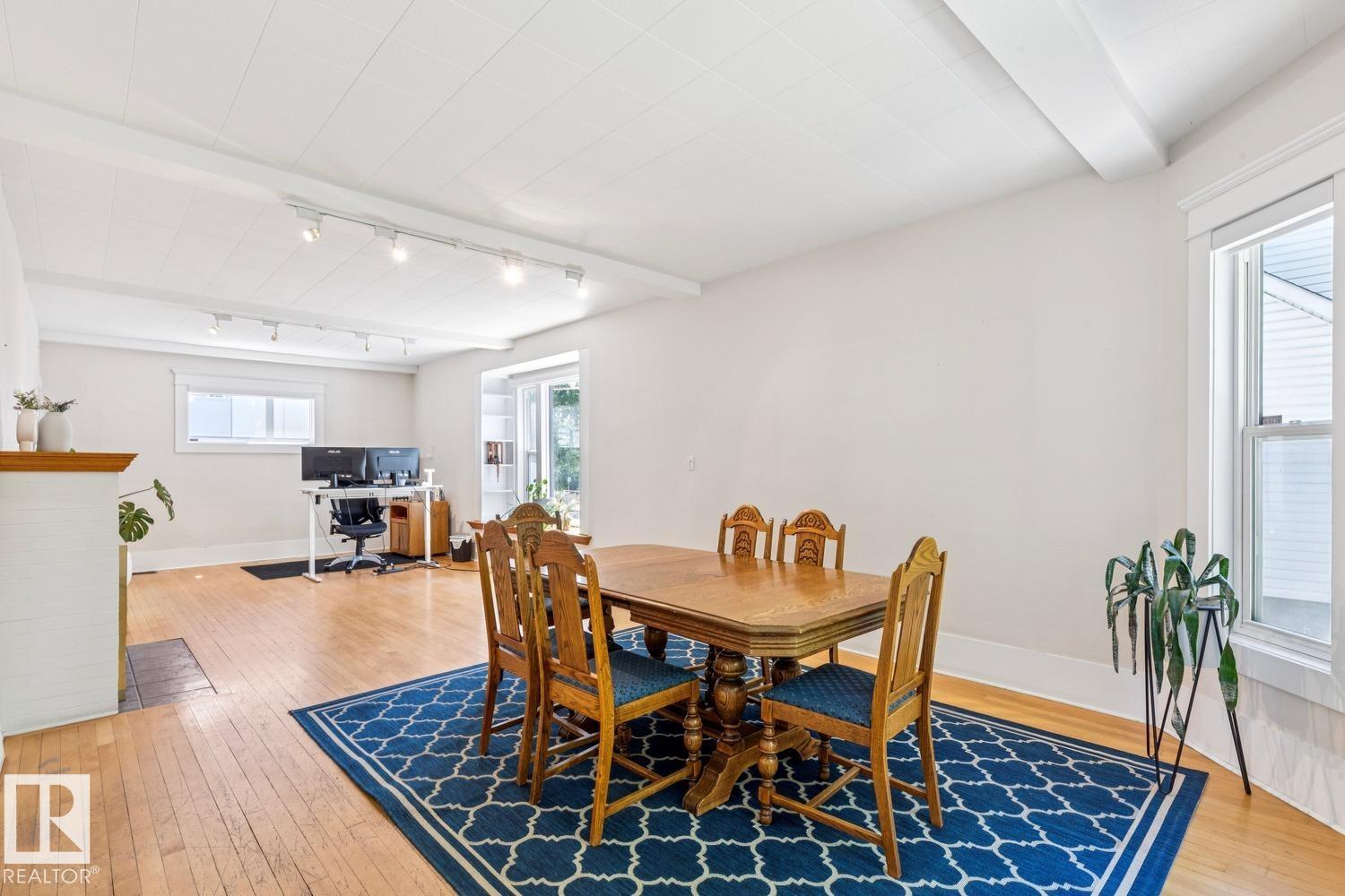 11223 99 AV NW - 7
