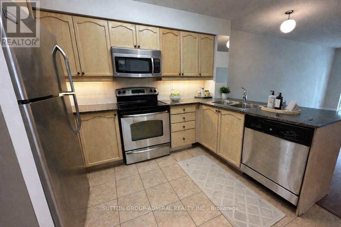 #911 185 ONEIDA CRESCENT - 3