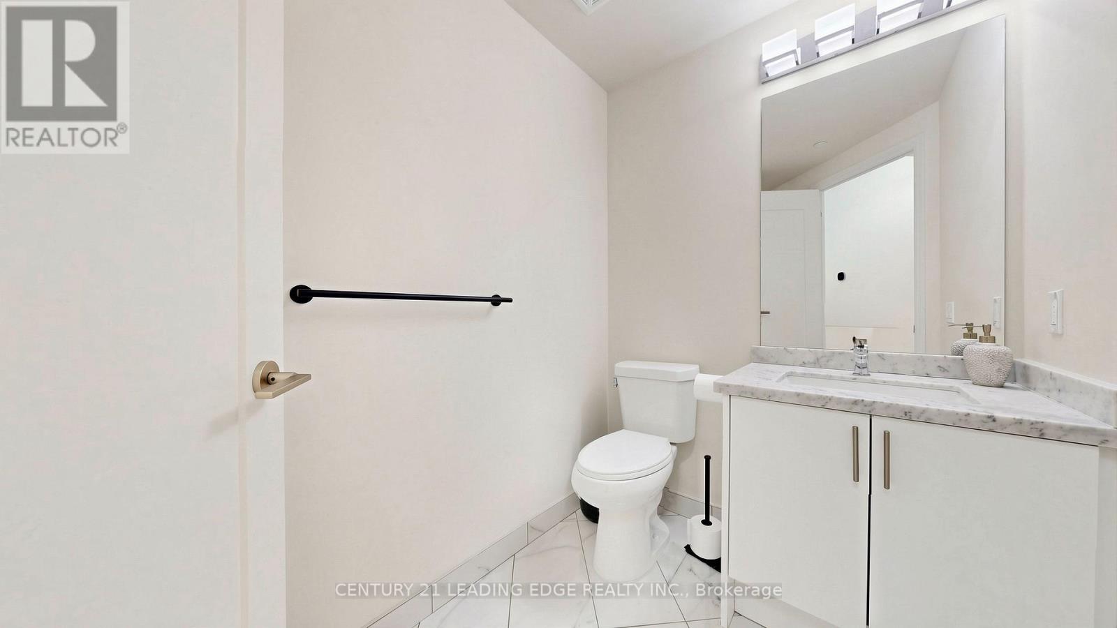 #1421 9000 JANE STREET - Image 19