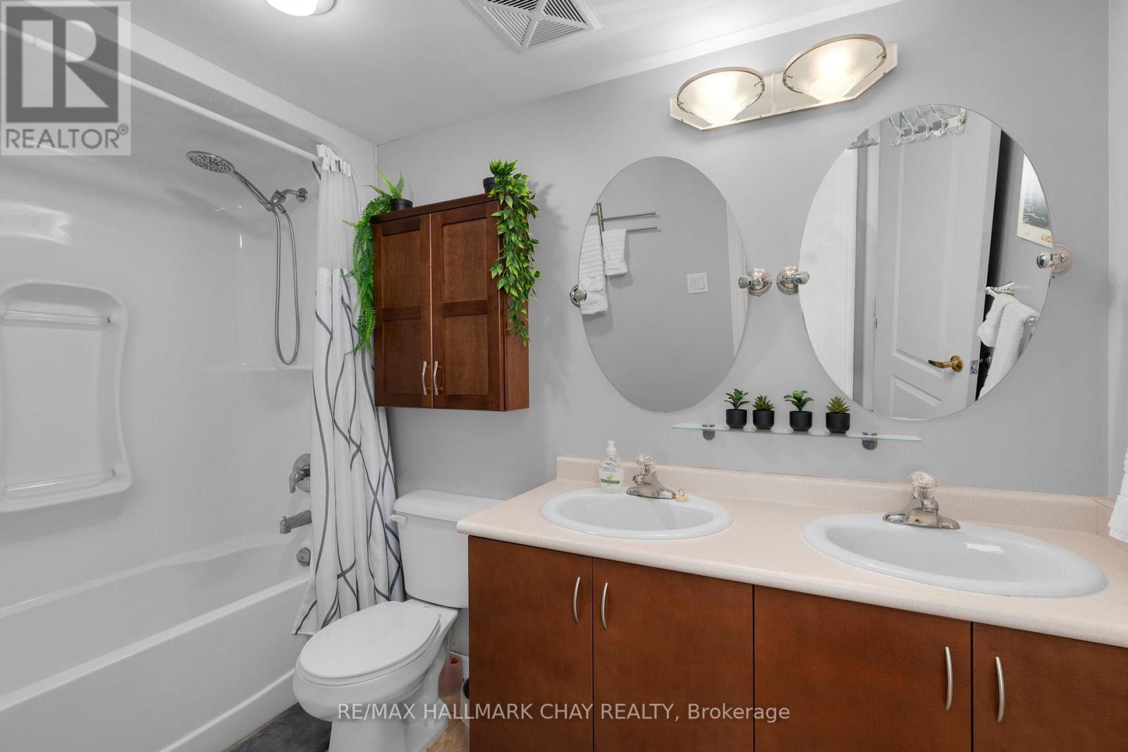 #109 486 LACLIE STREET - 12