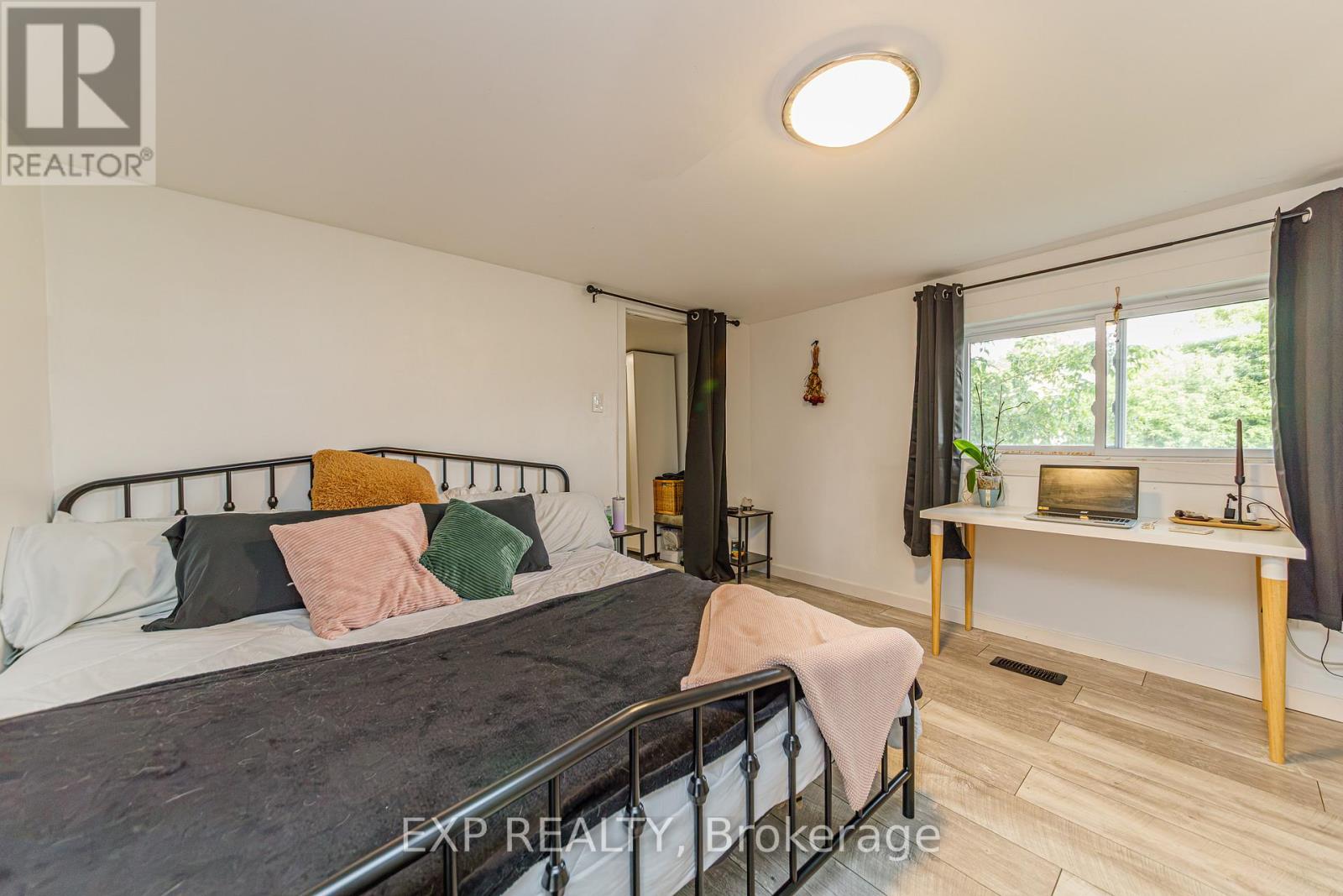 22 ST JOHNS WAY - 12
