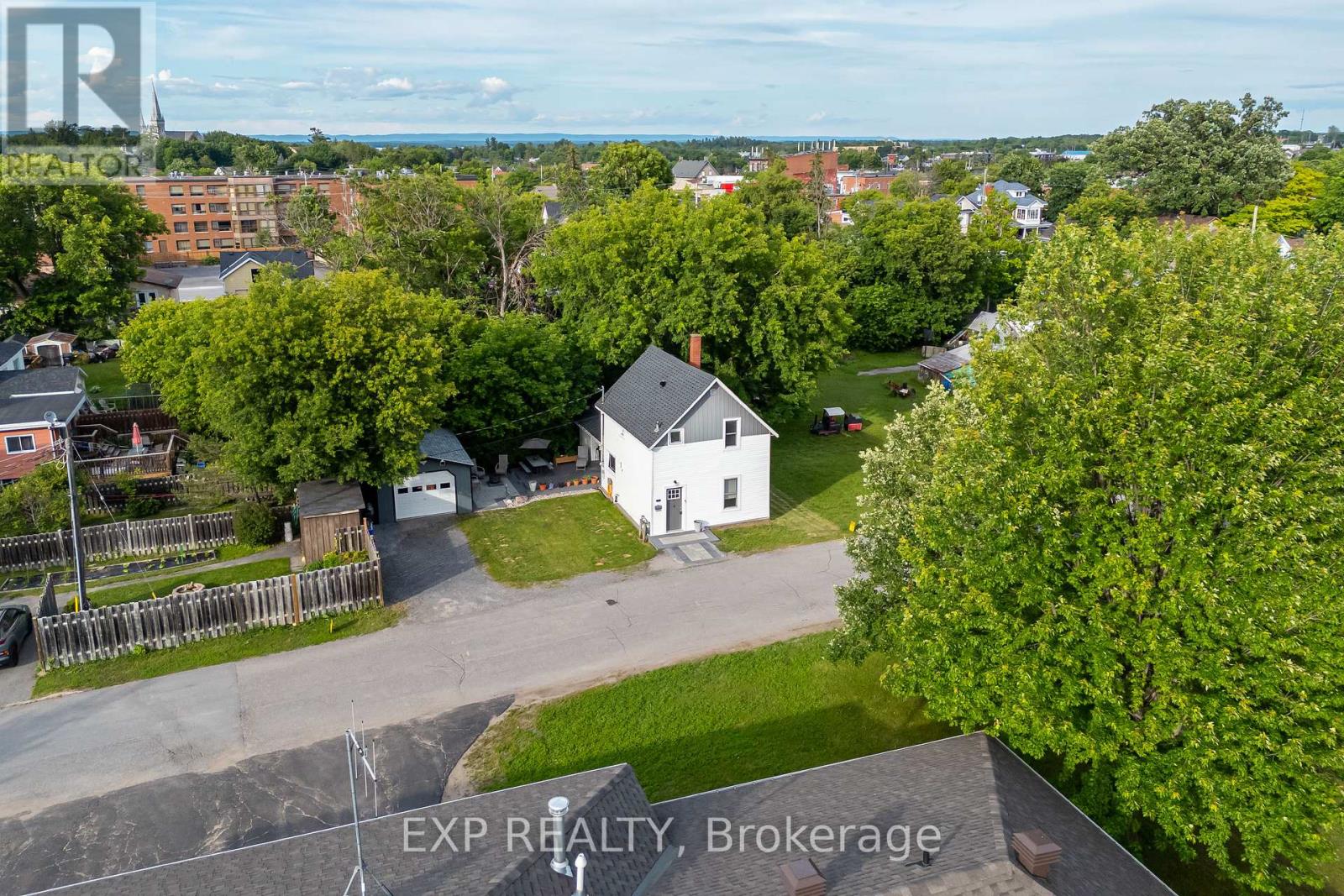 22 ST JOHNS WAY - 24