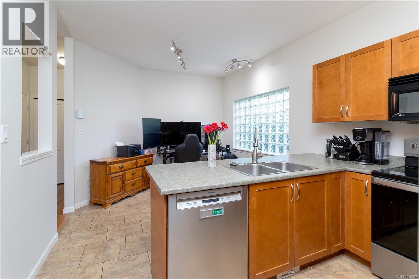 1963 Polo Park Crt - 12