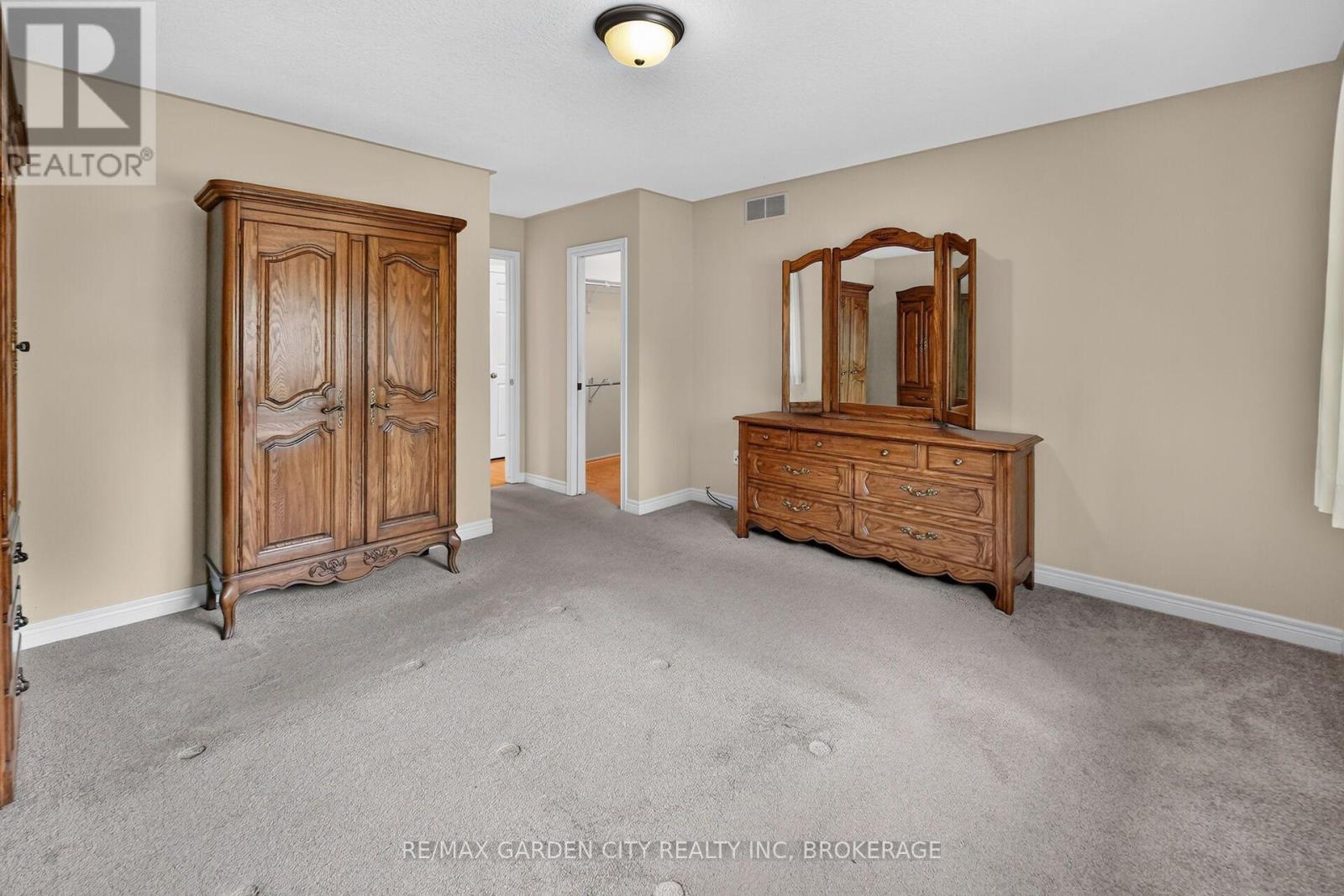 5 GREEN POINTE DRIVE - 16