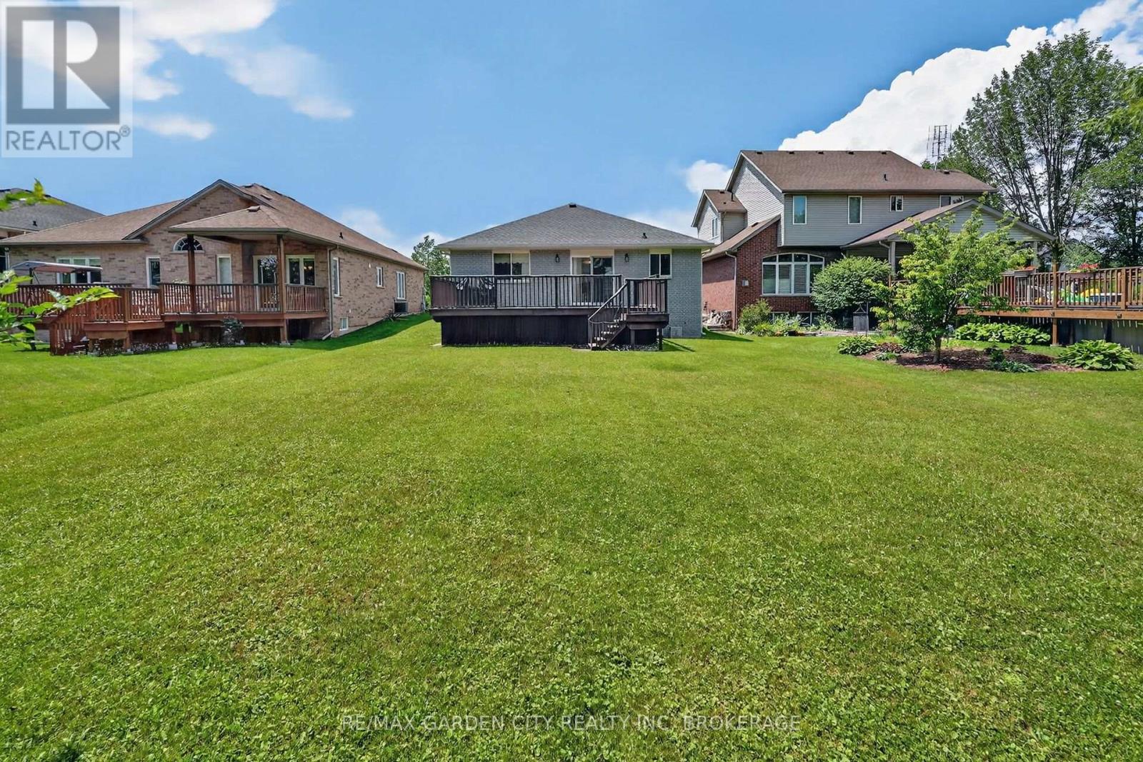 5 GREEN POINTE DRIVE - 32