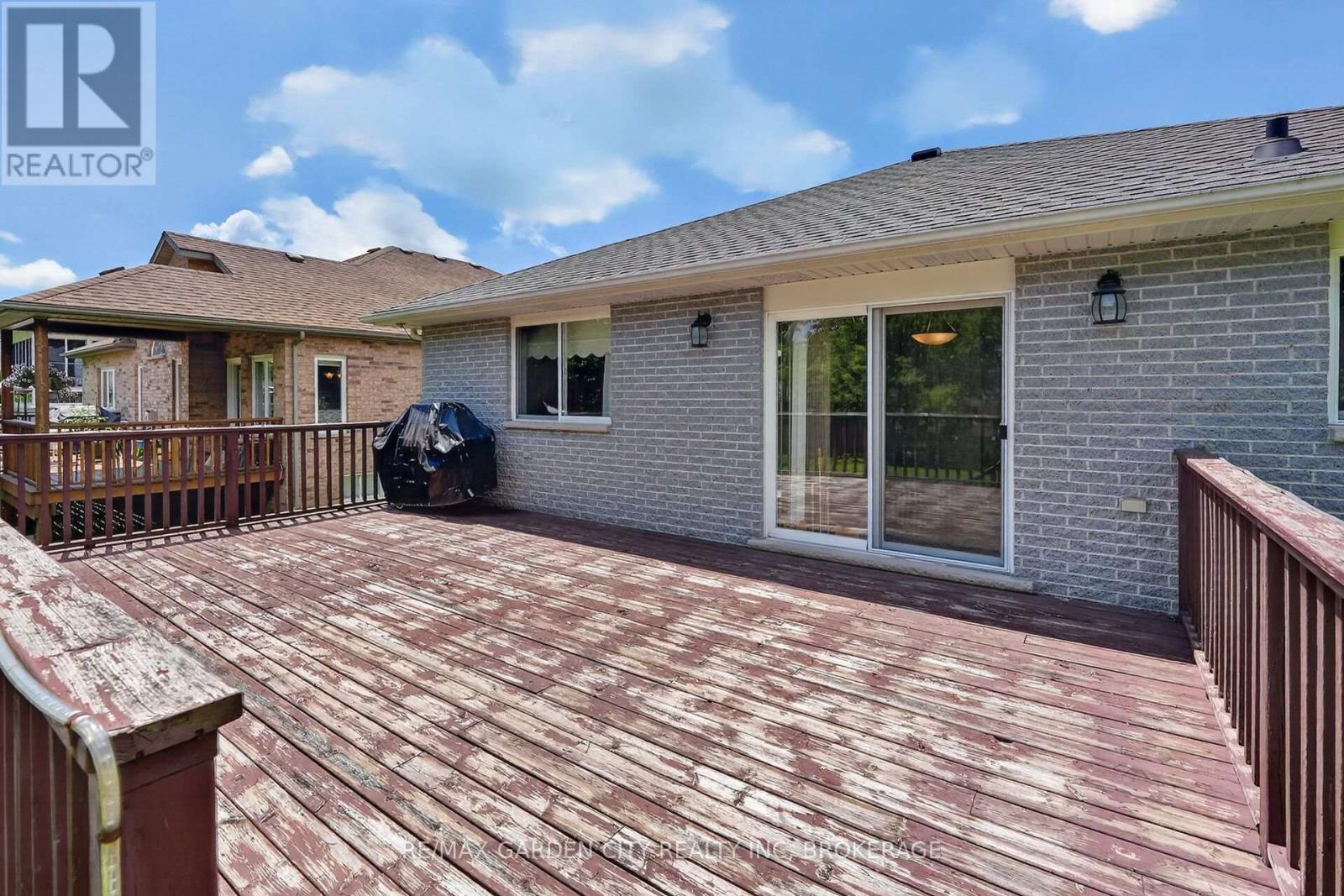 5 GREEN POINTE DRIVE - 35