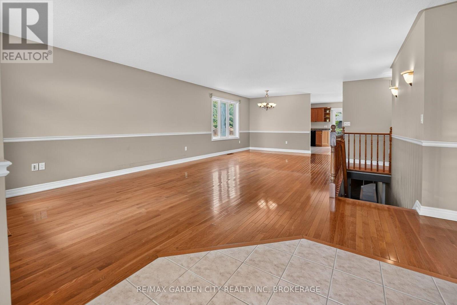 5 GREEN POINTE DRIVE - 5