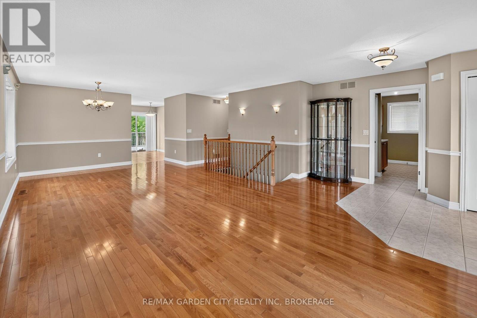 5 GREEN POINTE DRIVE - 6