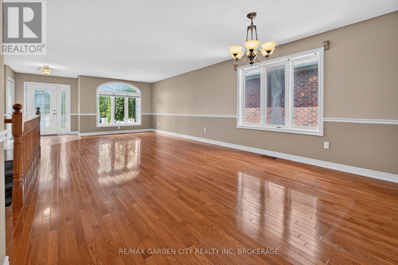 5 GREEN POINTE DRIVE - 8