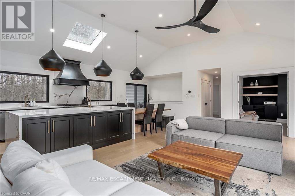 327 GOODRAM DRIVE - 10