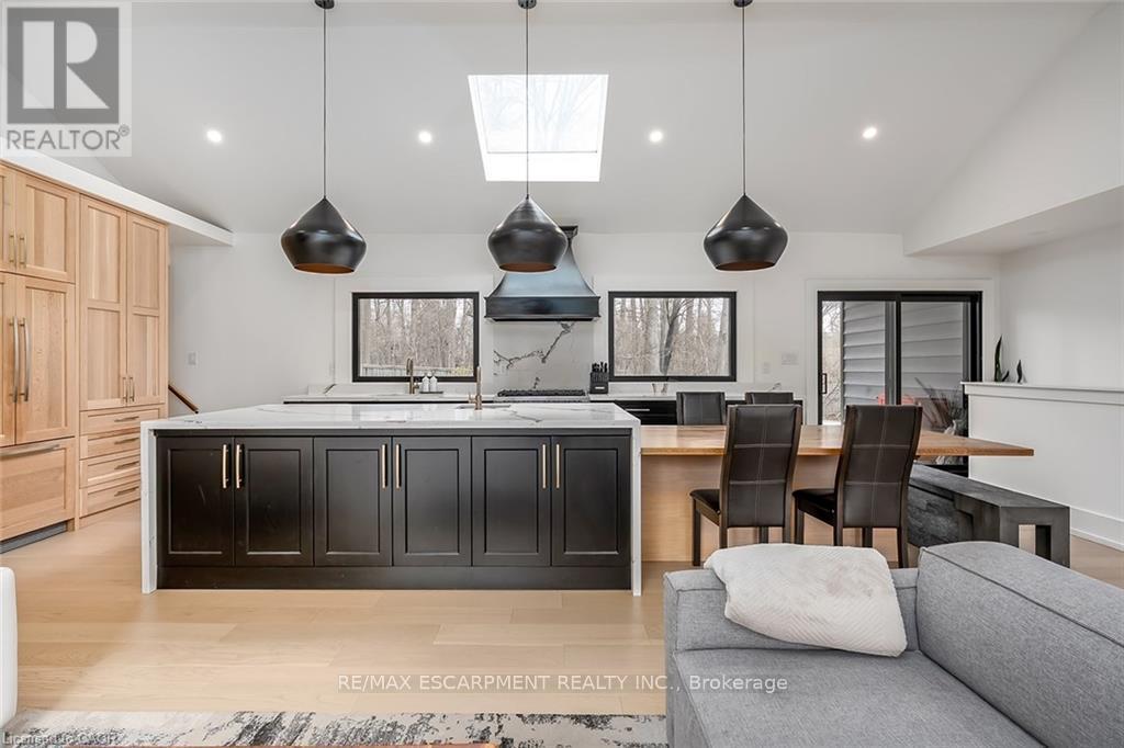 327 GOODRAM DRIVE - 13