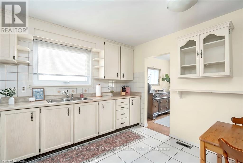 652 ARDLEIGH CRESCENT - 8