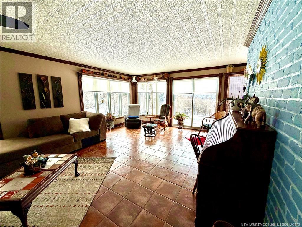 648 TOUSSAINT Road - 15