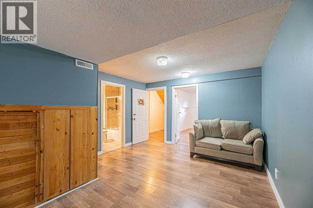 14 Martindale Mews NE - 28