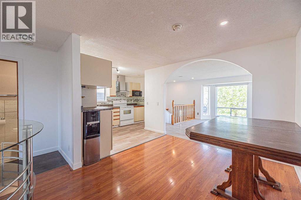 14 Martindale Mews NE - 18