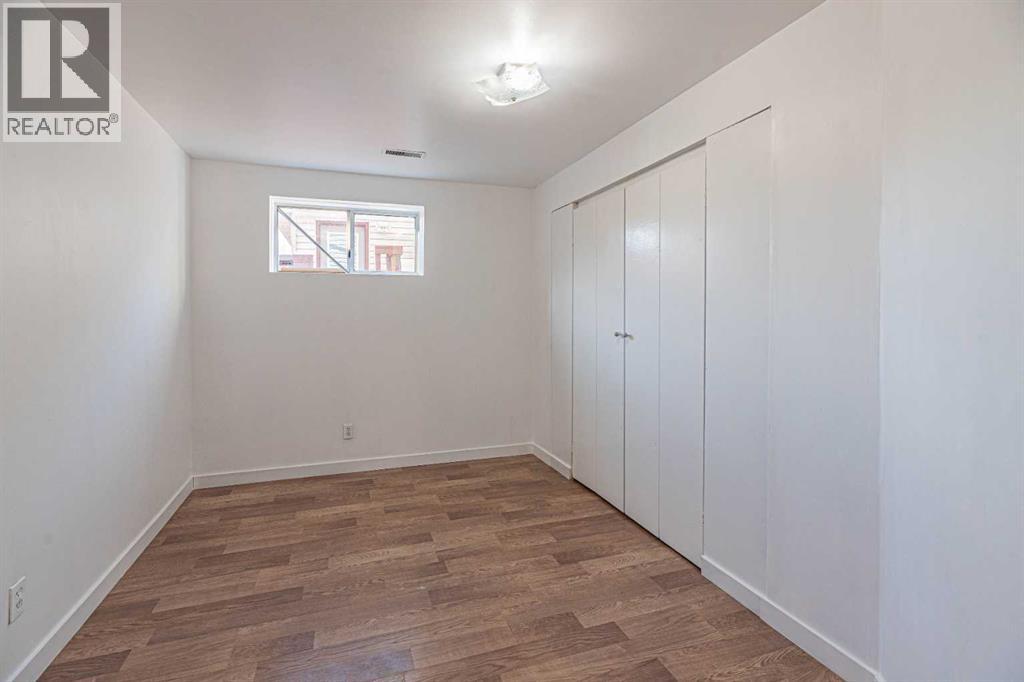 14 Martindale Mews NE - 32