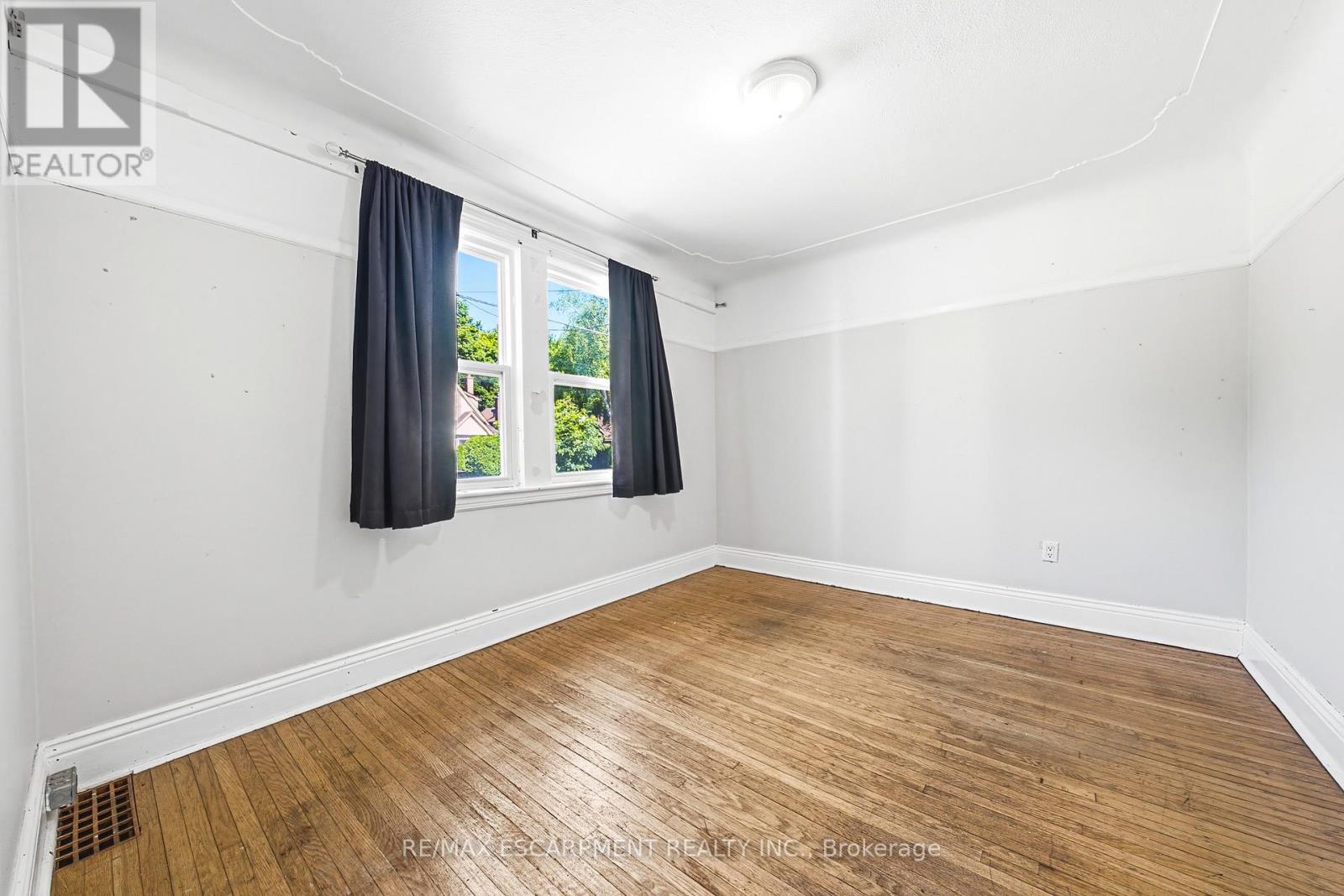 184 ARKELL STREET - 11