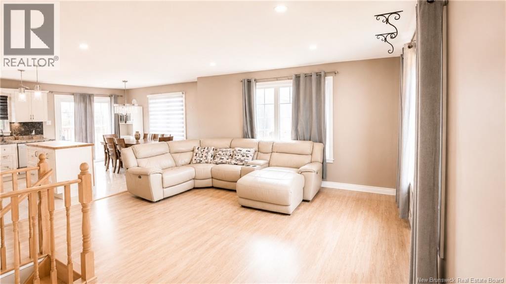 569 Rue Principale - 15