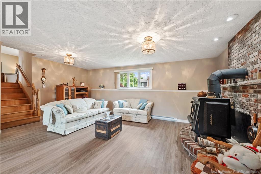 19 Monte Carlo Crescent - 17