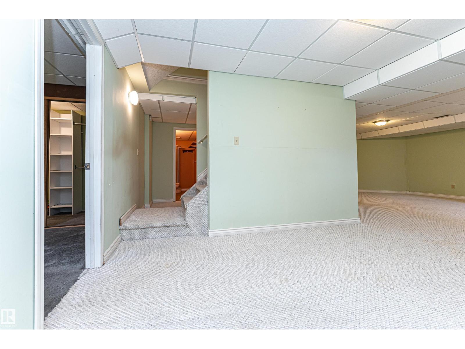 221 OCKENDEN PL NW - 47
