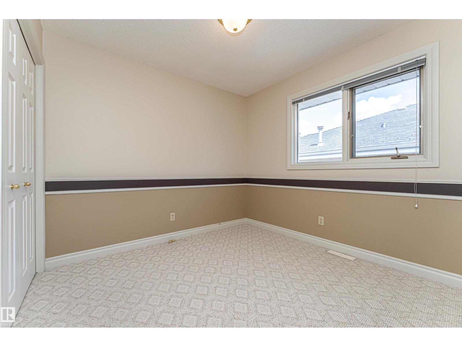 221 OCKENDEN PL NW - 40