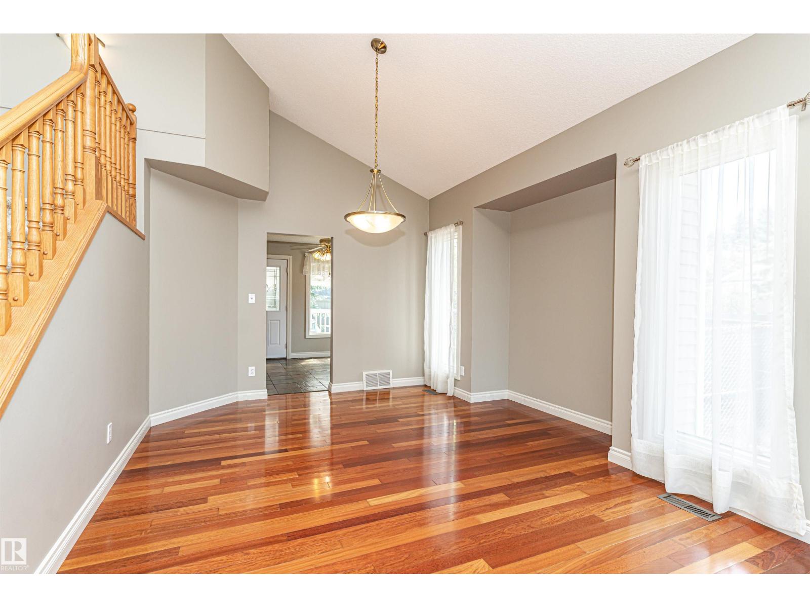 221 OCKENDEN PL NW - 17