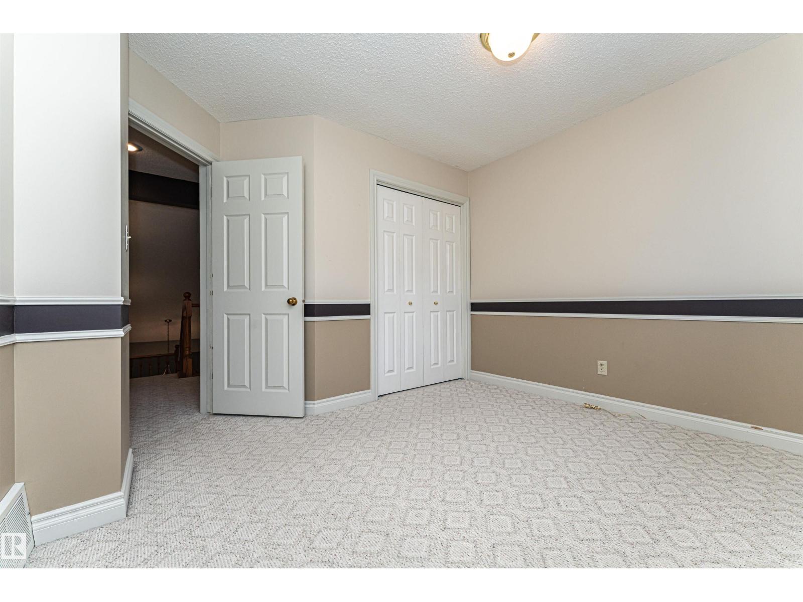 221 OCKENDEN PL NW - 41