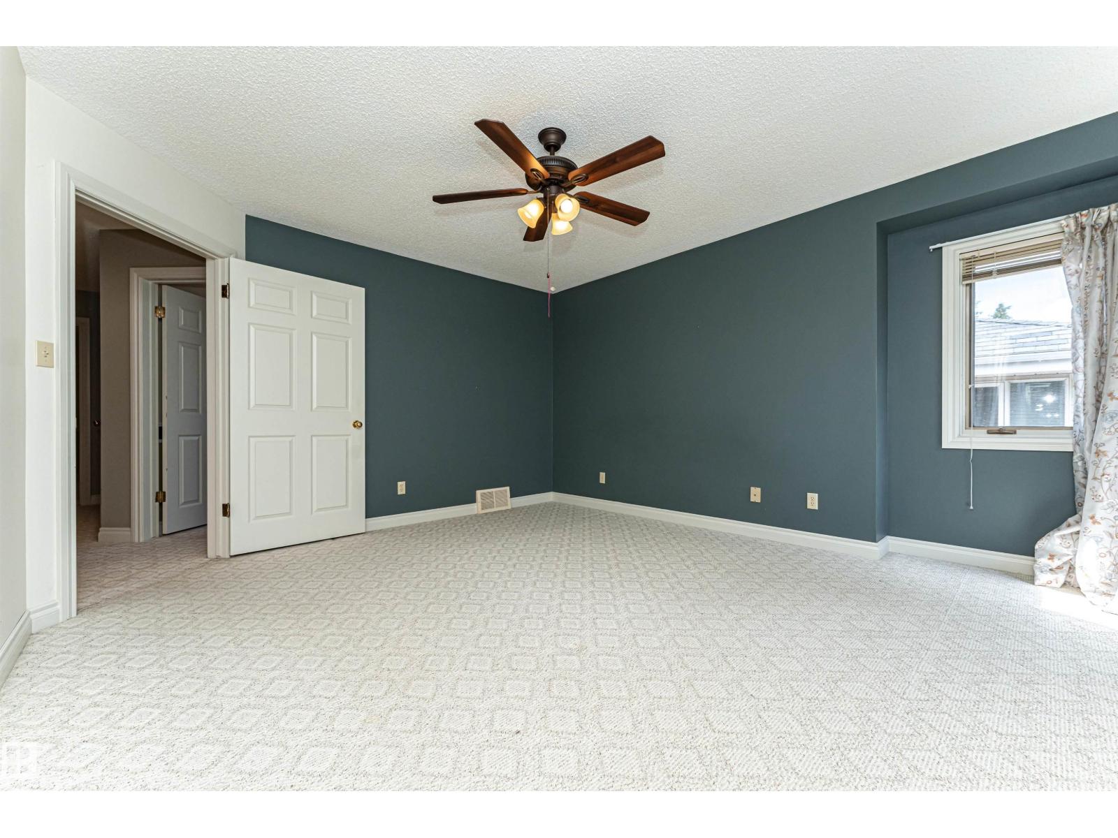 221 OCKENDEN PL NW - 34