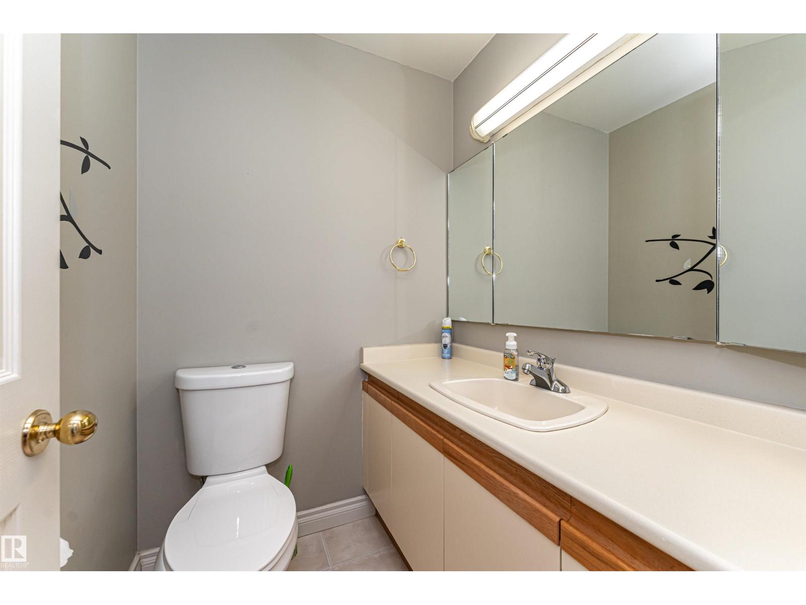 221 OCKENDEN PL NW - 28
