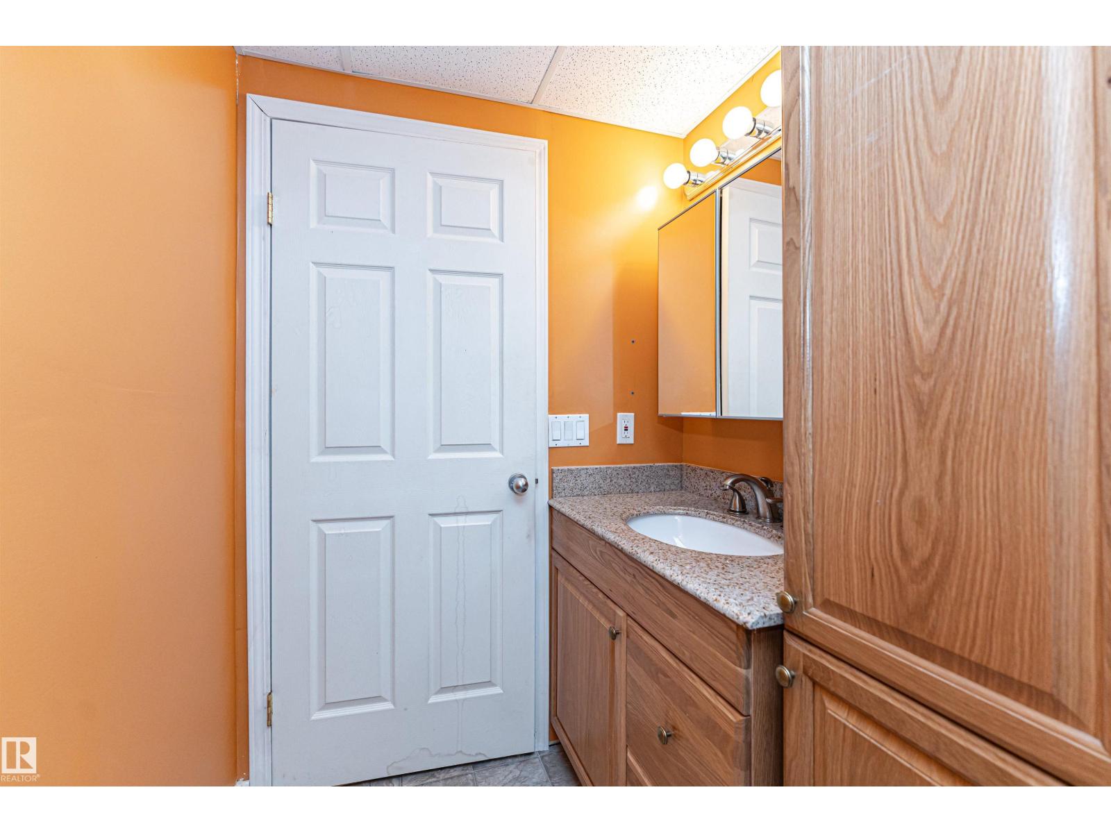 221 OCKENDEN PL NW - 54