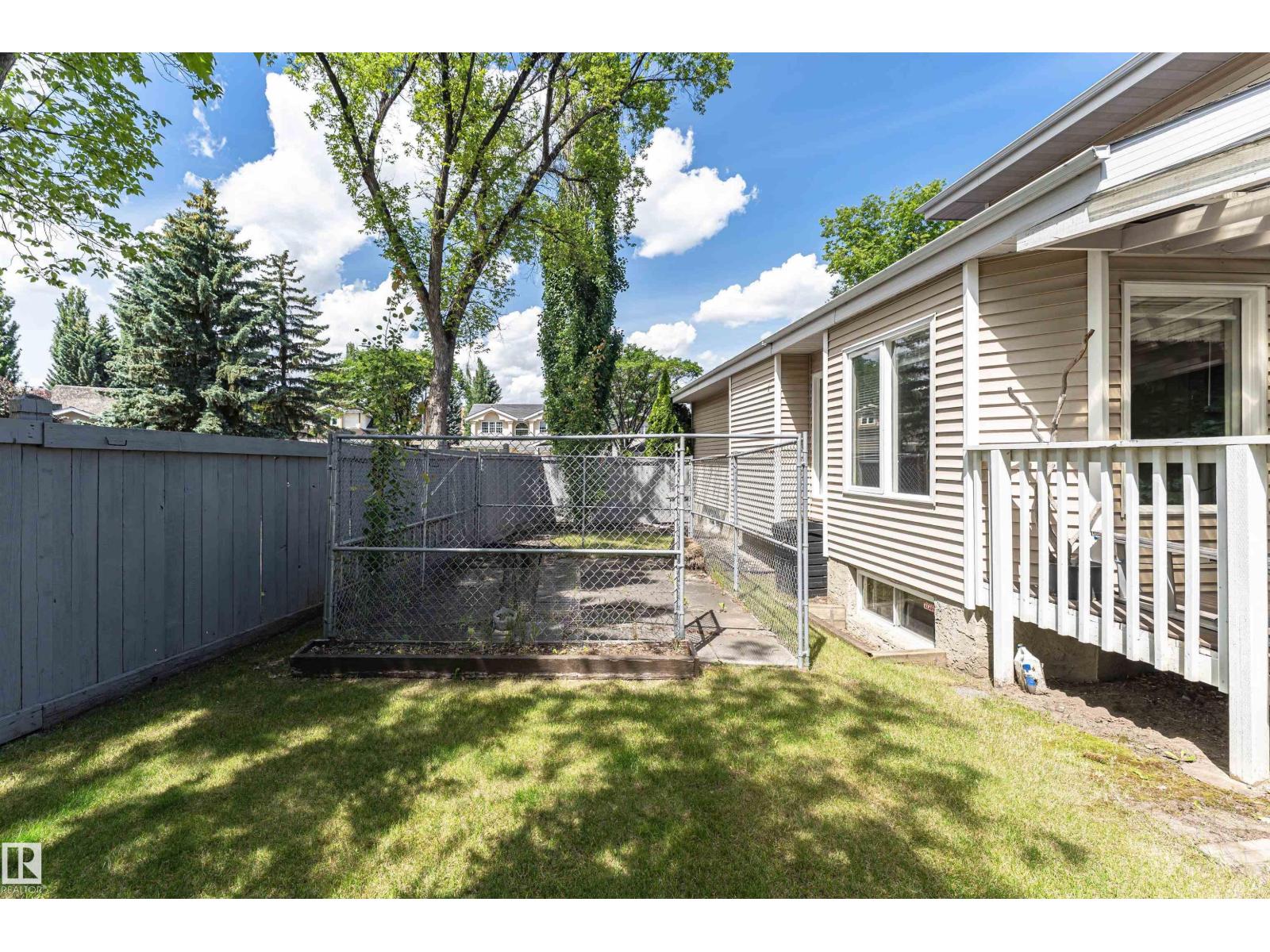 221 OCKENDEN PL NW - 61