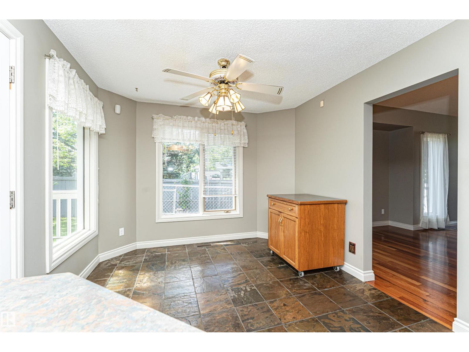 221 OCKENDEN PL NW - 19