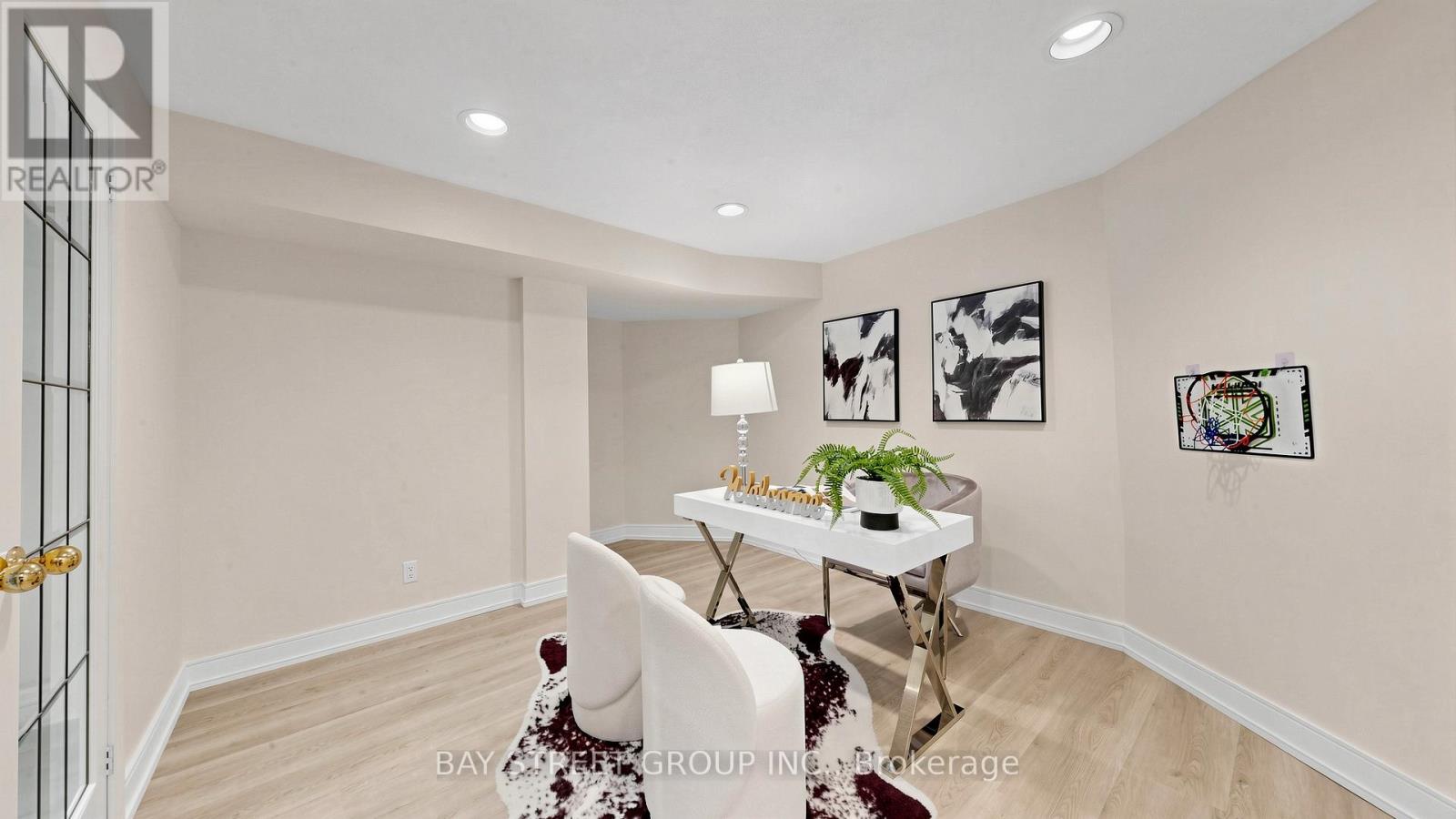 26 KEW GARDENS - 42