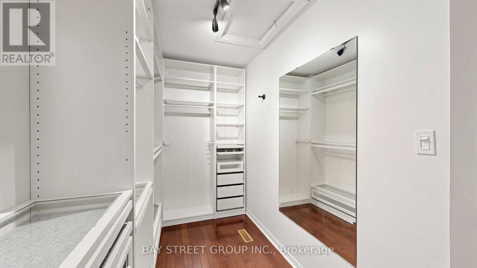 26 KEW GARDENS - 22