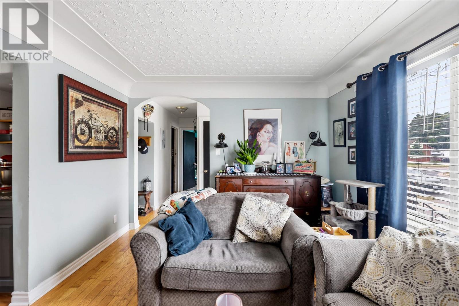 110 Henrietta AVE - 7
