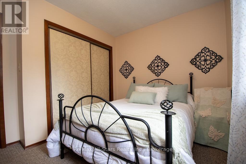 421 OGEMAH ROAD S - Image 23