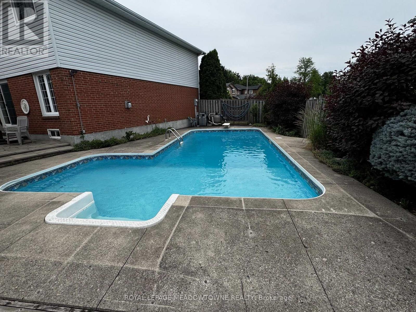 38 MCKILLOP COURT - 49