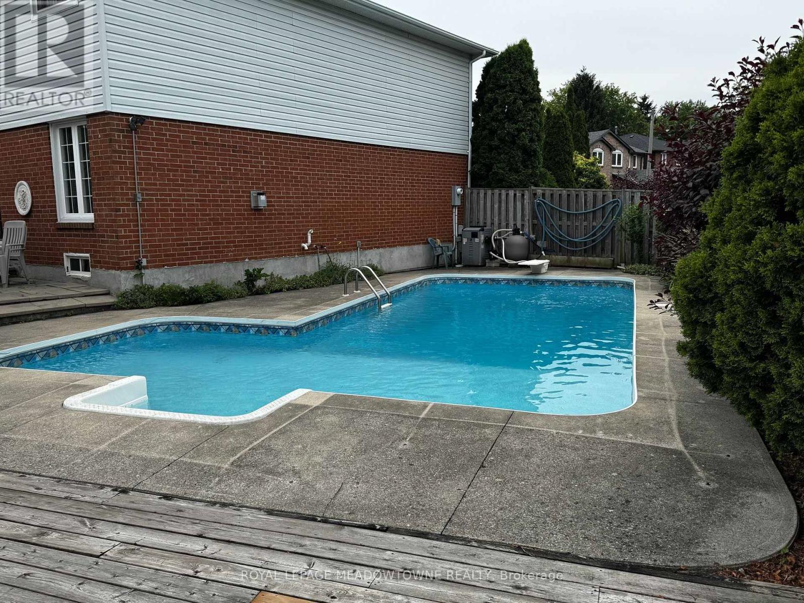 38 MCKILLOP COURT - 50
