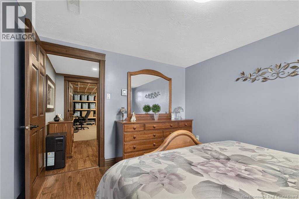 115 Royal Oaks Boulevard - 22