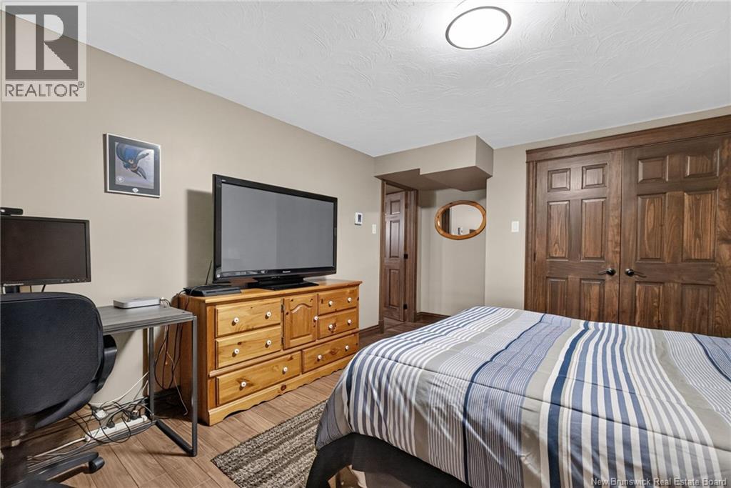 115 Royal Oaks Boulevard - 25