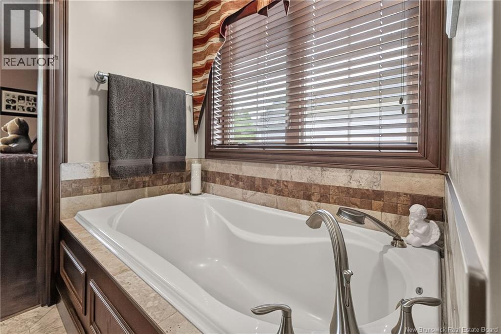 115 Royal Oaks Boulevard - 27
