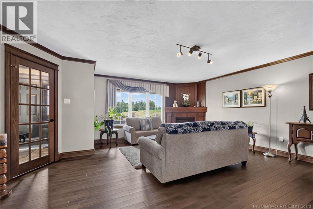 115 Royal Oaks Boulevard - Image 9