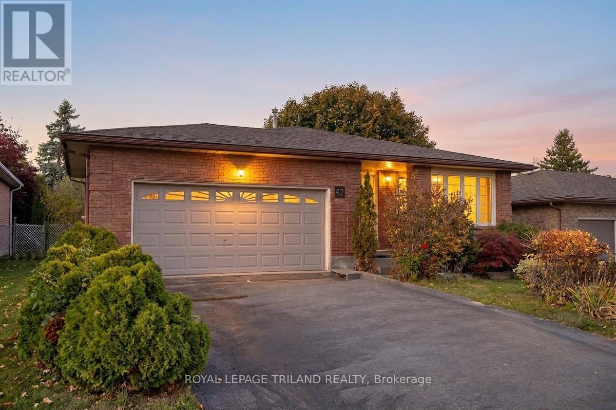 42 APPLEGREEN GROVE - 1