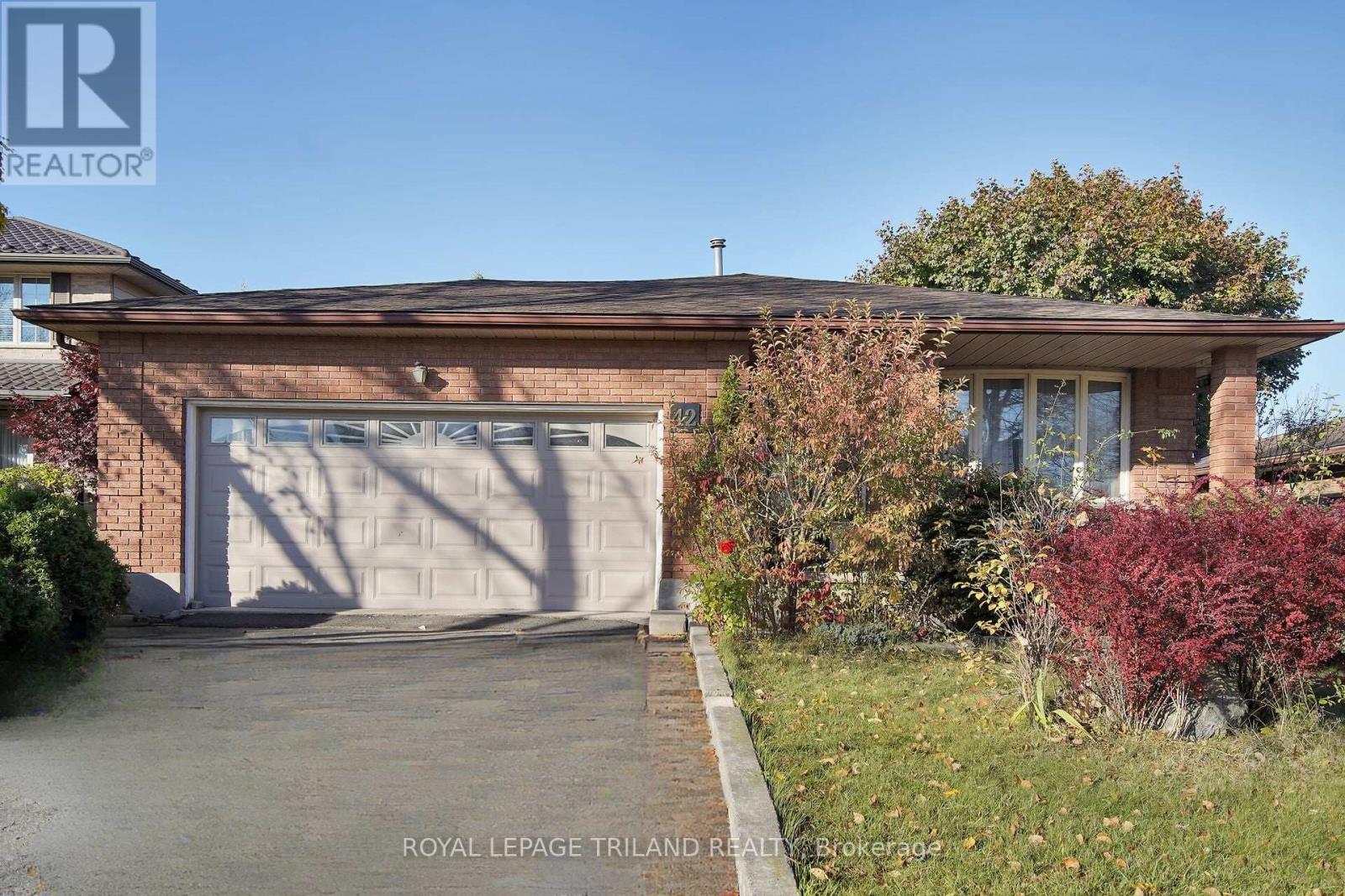 42 APPLEGREEN GROVE - 34