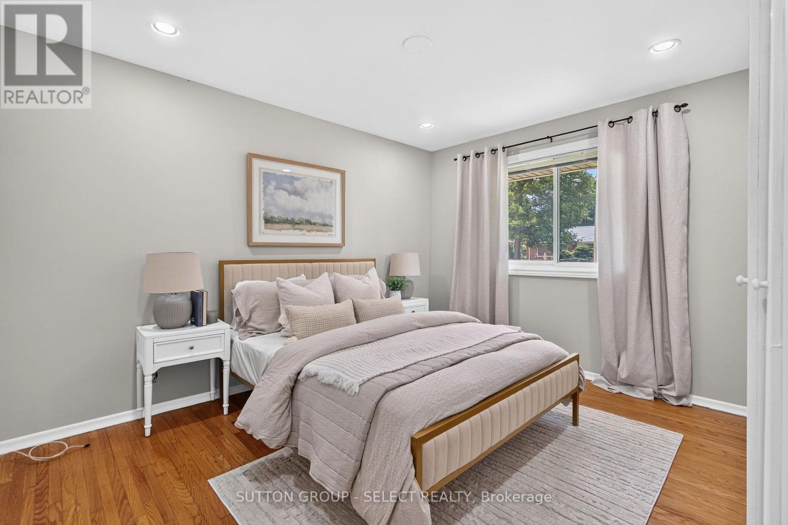 198 ARLINGTON CRESCENT - 12