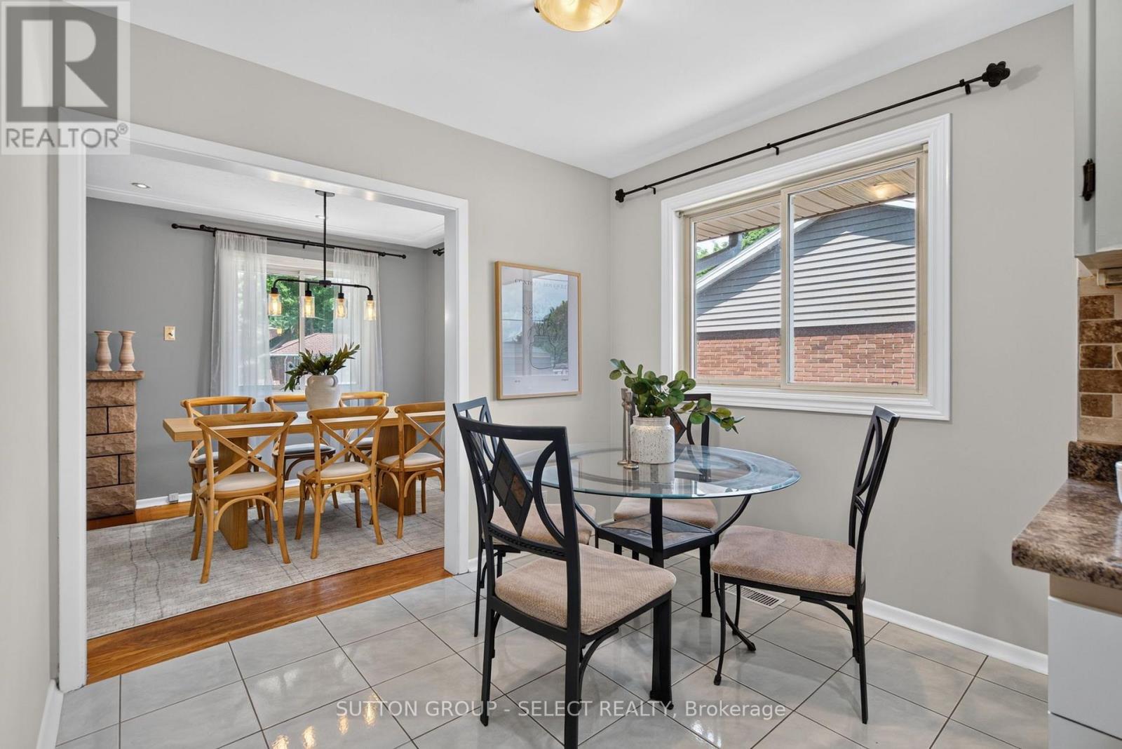 198 ARLINGTON CRESCENT - 8